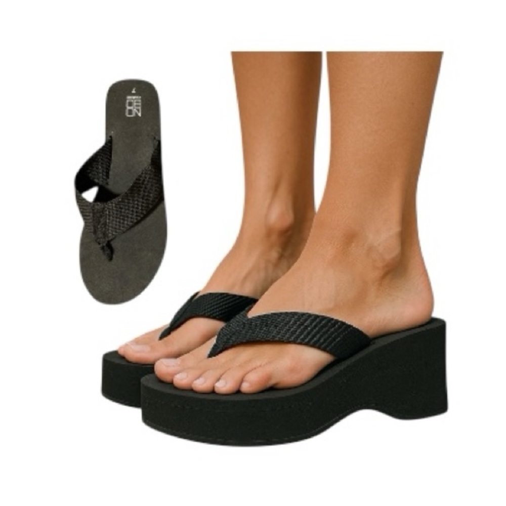 No Boundaries Black Wedge Platform Thong Sandals - Picture 2 of 8
